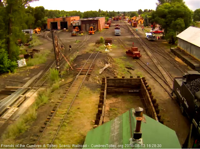 8.13.16 487 has moved up by the tipple to clean the return of the train set.jpg