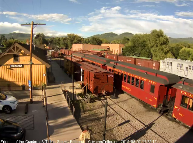 9.2.16 487 is doing some switching in south yard, has a string of box cars here.jpg