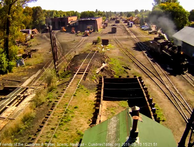 9.10.16 487 passes the wood shop on the way to the coal dock.jpg