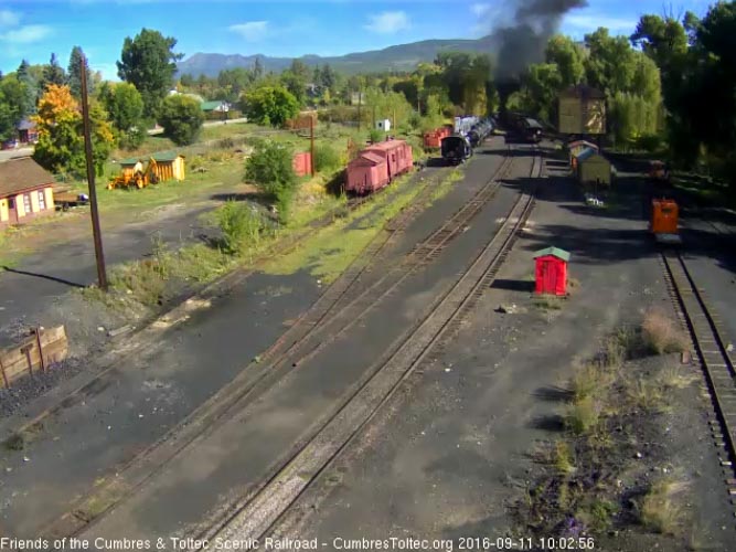 9.11.16 216 is clearing Chama yard on its run east.jpg