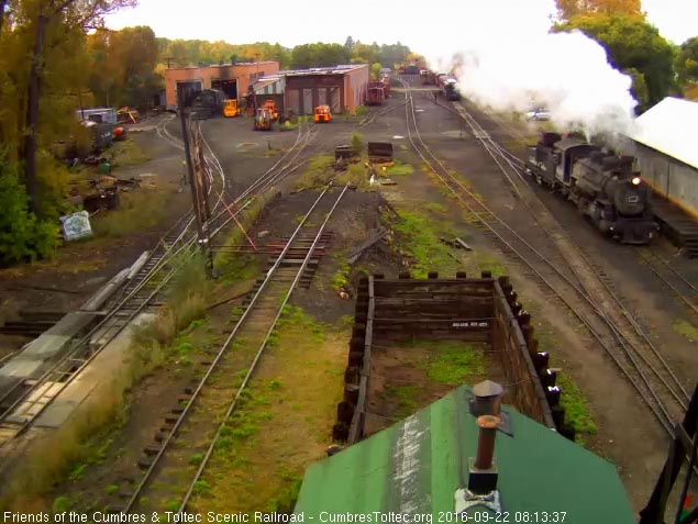 9.22.16 484 pulls into the coal dock lead.jpg