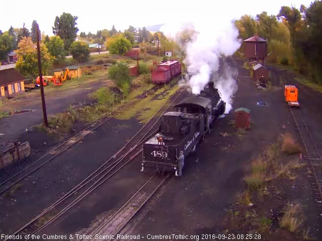 9.23.16 489 backs down the main on its way to the coal dock.jpg