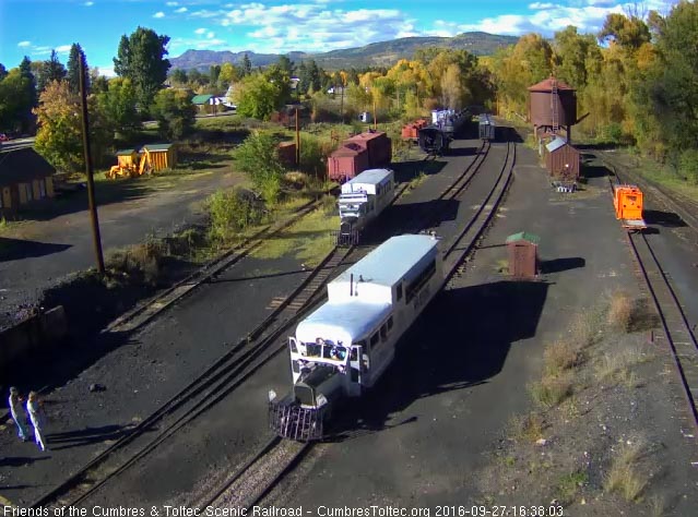 9.27.16 Goose 5 comes by the 7 as it heads toward the depot area.jpg