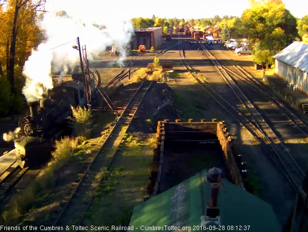 9.28.16 487 is moving out to the pit to begin its day and we can see people gathering around Goose 5.jpg