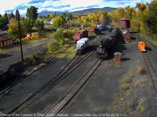 9.28.16 484 brings an 8 car 215 into Chama.jpg