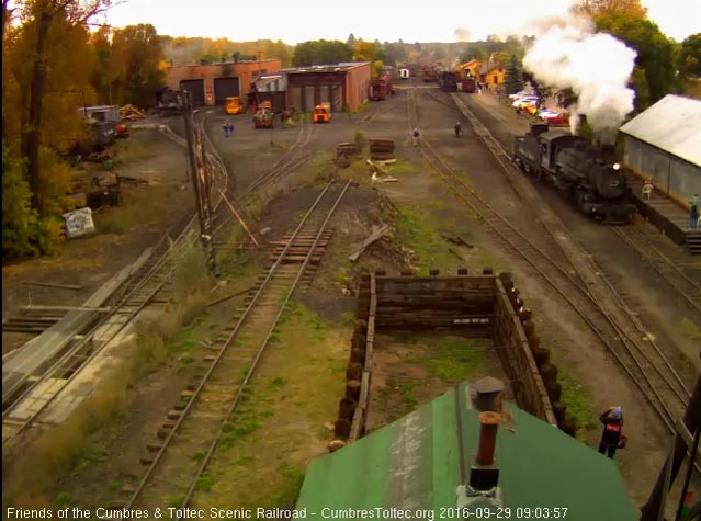 9.29.16 484 pulls toward the coal dock as Goose 7 heads further into the yard.jpg