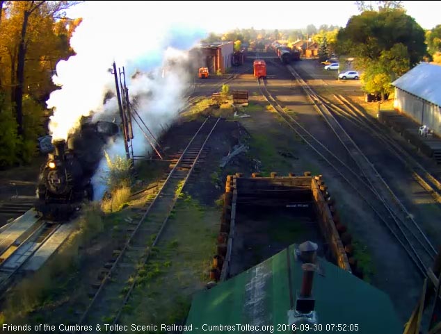 9.30.16 484 is first to the pit as it gets ready for today's activities.jpg