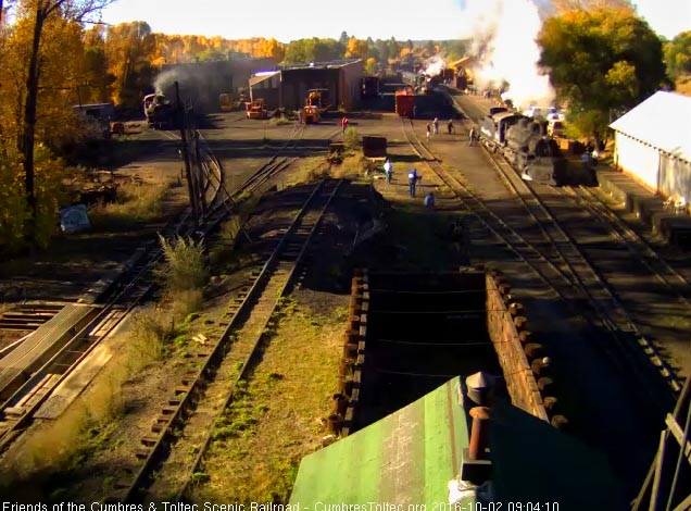 10.2.16 487 pulls in toward the coal dock.jpg