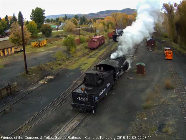 10.9.16 489 backs down the main to get to the lead for the coal dock.jpg