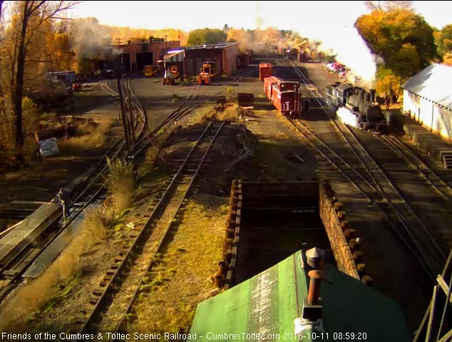 10.11.16 463 pulls toward the coal dock by the wood shop.jpg