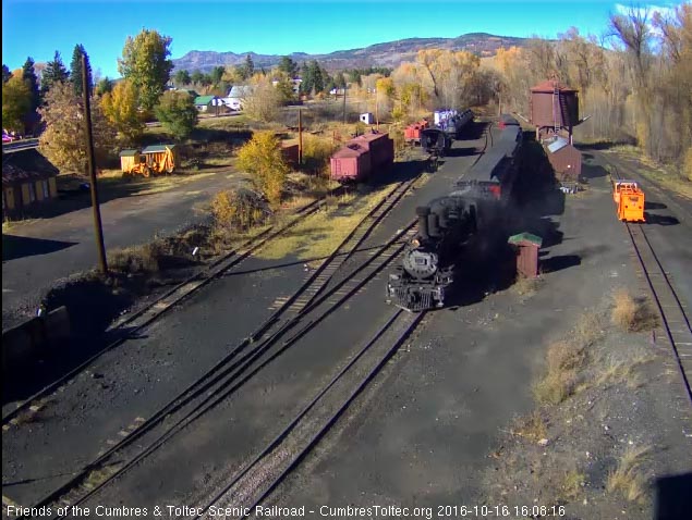 10.16.16 463 brings a 7 car 215 into Chama.jpg