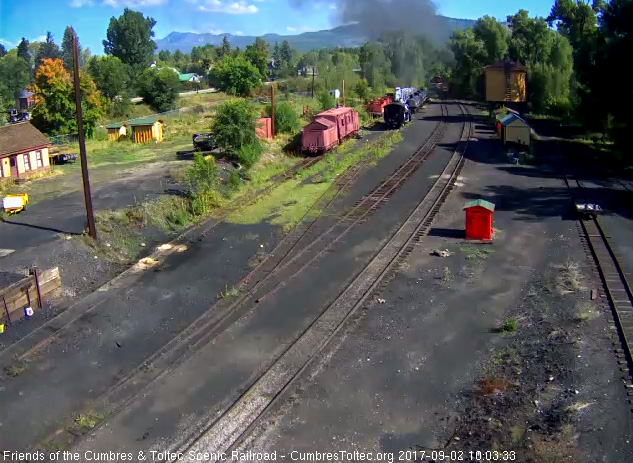 9-2-17 The tourest and parlor round the curve north of the yard.jpg
