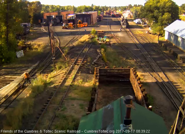 9-17-17 The 487 is parked waiting its road crew as one of the hostlers closes the lead switch.jpg