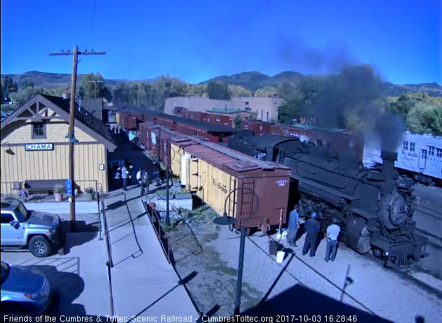 10-3-17  The 488 comes by the depot as the engineer waits the signal to stop.jpg