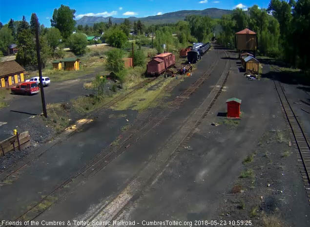 2018-05-23 The switching done, 487 heads out of Chama on a check run.jpg