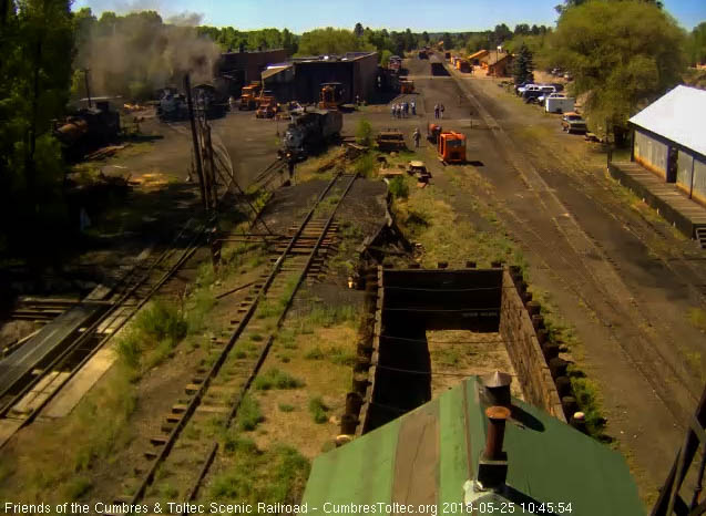 2018-05-25 Backs toward the side of the roundhouse.jpg