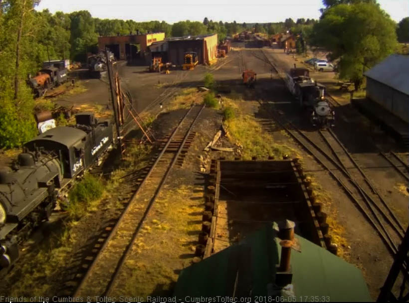 2018-06-05 The 315 comes back from the wye with the caboose.jpg