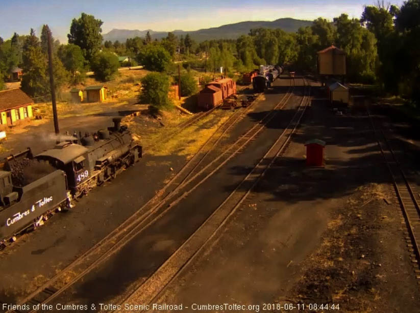 2018-06-11 The loader dumps a bucket full of coal into the tender of 489.jpg