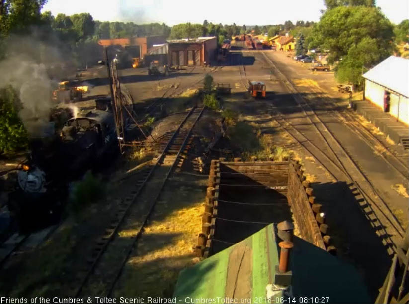 2018-06-14 The 489 is coming over the pit for a fire cleaning.jpg