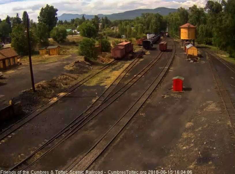 2018-06-15 The 489 brings the 7 car train 215 into Chama.jpg