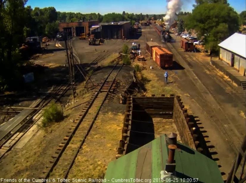 2018-06-25 The 488 is putting out a nice plume as it gets the train moving.jpg