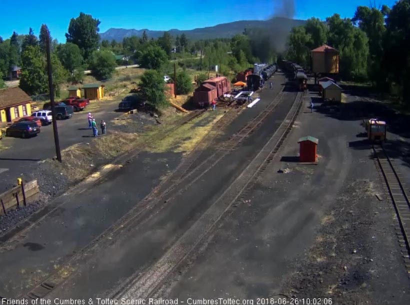 2018-06-26 The parlor Colorado is passing the tank as the locomotives enter the curve.jpg