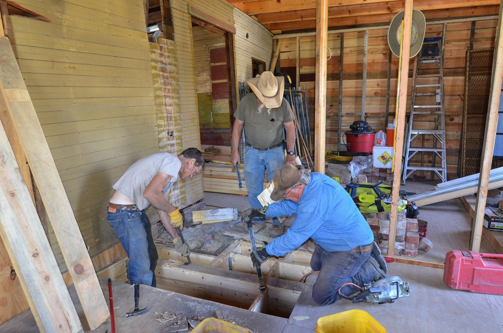 2018-06-28 Work continues inside the car inspector's house.jpg