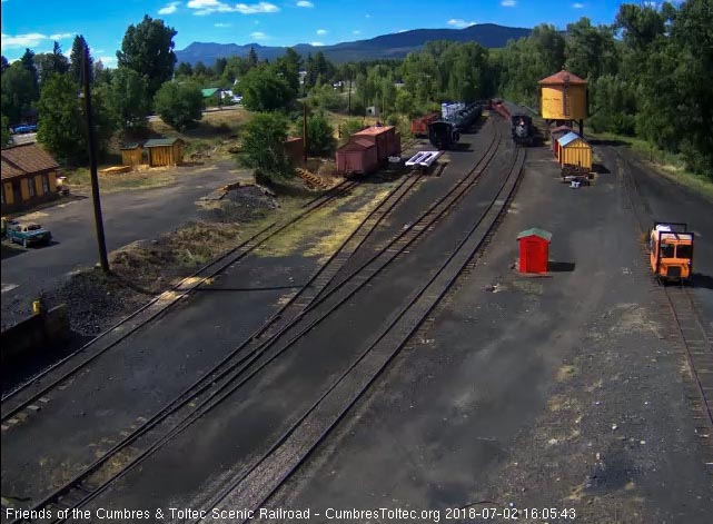 2018-07-02 As the 488 passes the tank, we see its 7 car train.jpg
