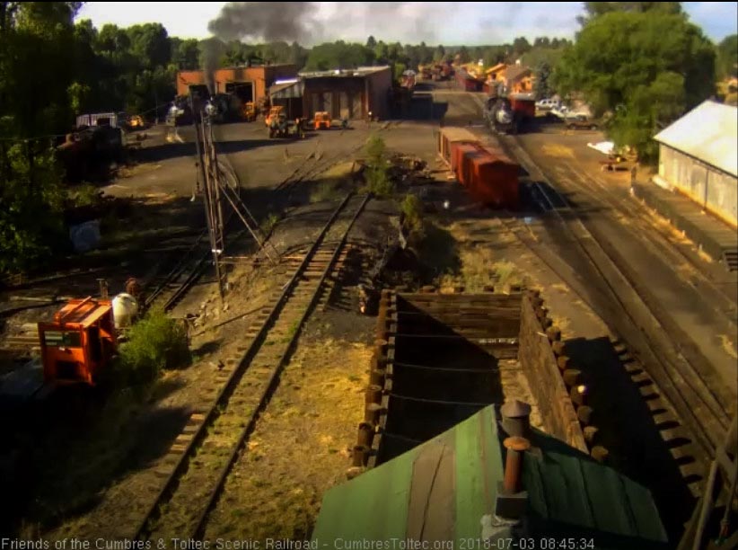 2018-07-03 The hostlers are finished and the 484 waits its road crew as one of the speeders is filling its water tank.jpg