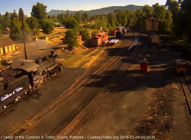 2018-07-04 The loader drops a bucket of coal into the tender of 488.jpg