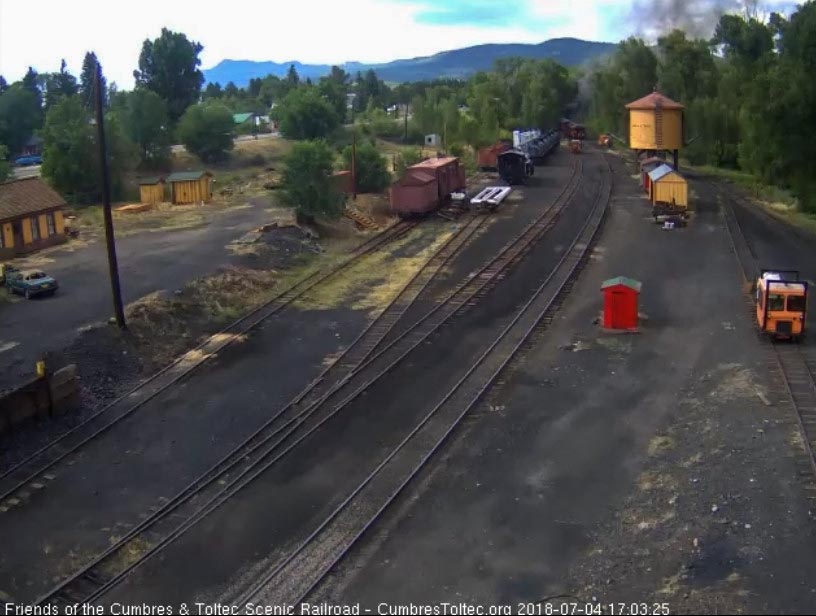 2018-07-04 The parlor New Mexico is leaving the yard as the speeders get ready to get on the main.jpg