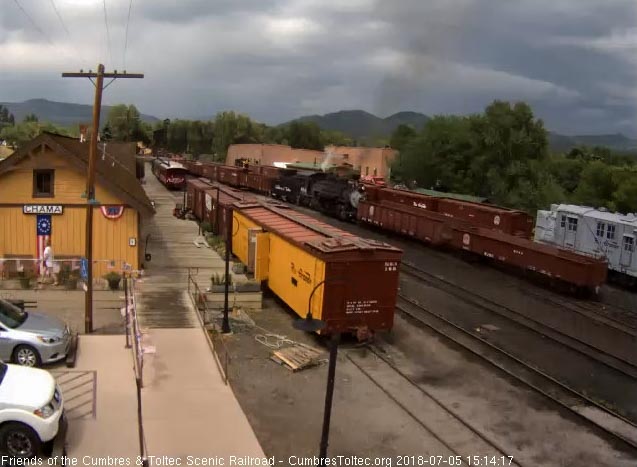 2018-07-05 The 484 pushes them into the yard by the depot.jpg