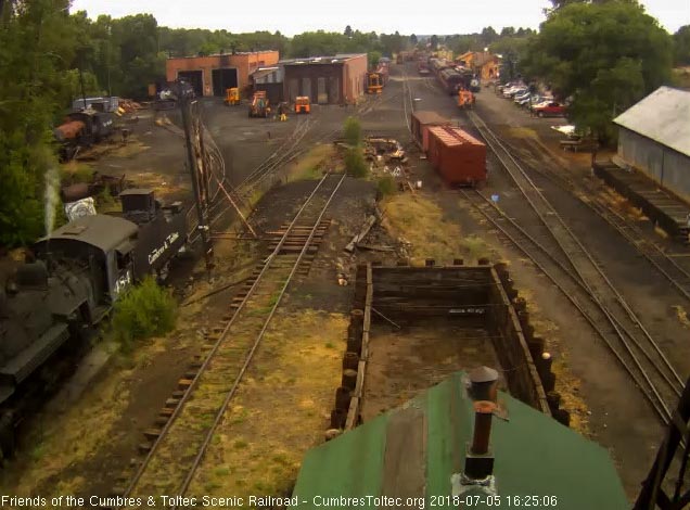 2018-07-05 The train has stopped at the depot.jpg