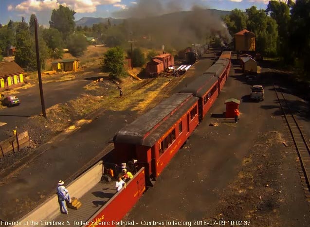 2018-07-09 Cinder Bear gives a wave to us as the open gon passes the tipple.jpg