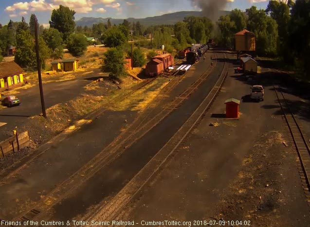 2018-07-09 The last cars head into the curve as the train leaves Chama.jpg