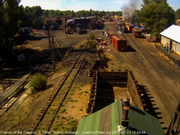 2018-07-23 The 487 gets its 8 car train 216 underway as the Friends look on.jpg