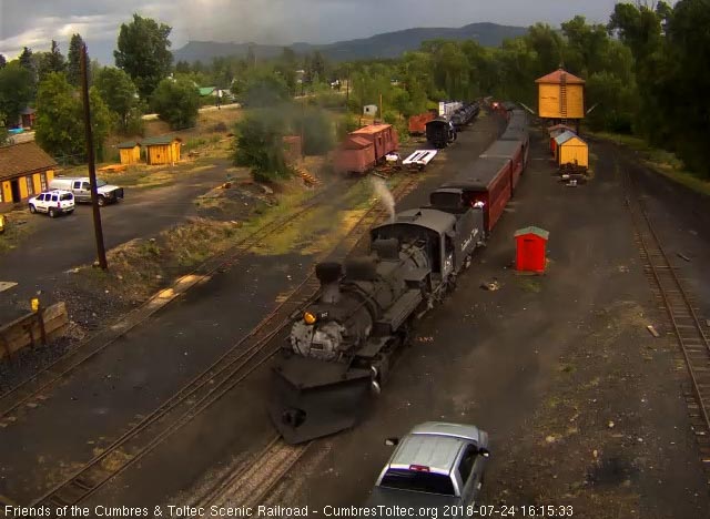 2018-07-24 The 487 comes up to the tipple with the speeder right behind the parlor.jpg