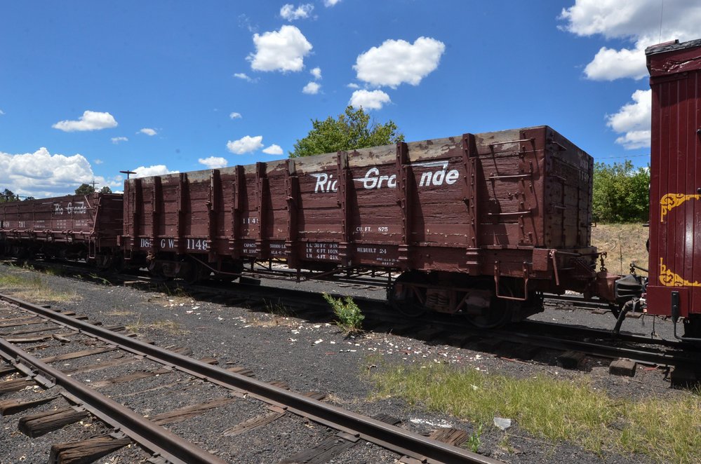 2018-07-25 The paint crew has cleaned up high sided gon 1149 for repaint.jpg