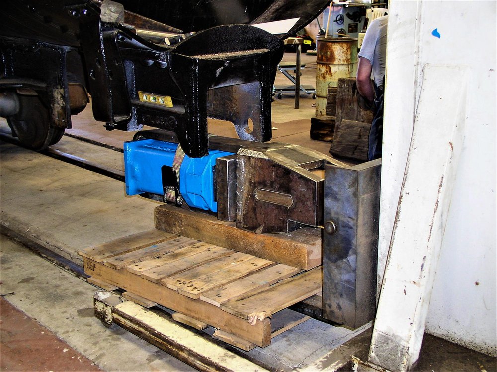 2018-07-31 Getting ready to lift the couple pocket assemble into the couple body.jpg