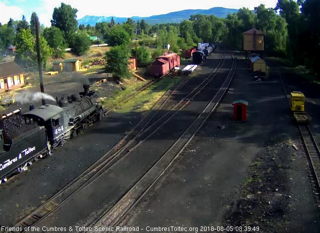 2018-08-05 The loader dumps a bucket into the almost empty bunker on the 484.jpg