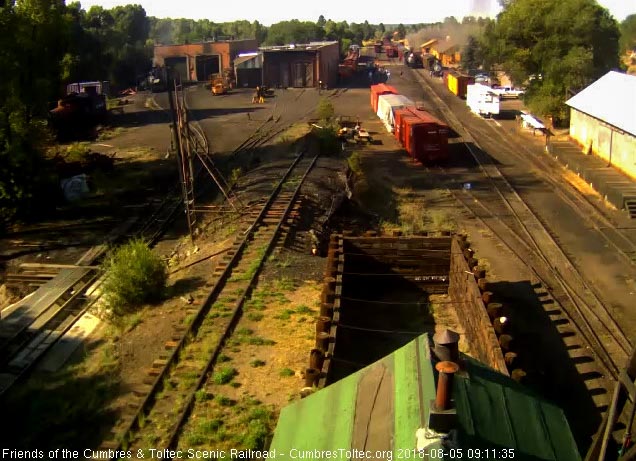 2018-08-05 The 484 has now backed onto today's train 216 with the staged extra coach for total of 8 cars.jpg