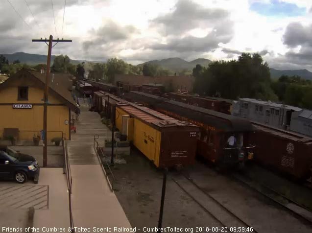 2018-08-22 The parlor Colorado has stopped so we should have a clear view of the conductor.jpg