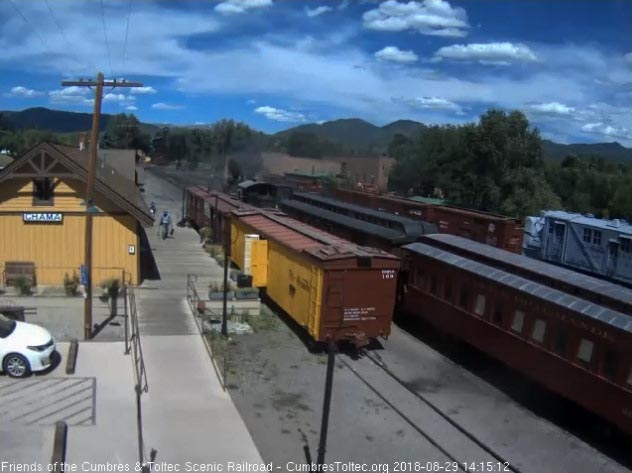 8-08-29 The 489 has coupled onto the display cars to move them back to their place.jpg