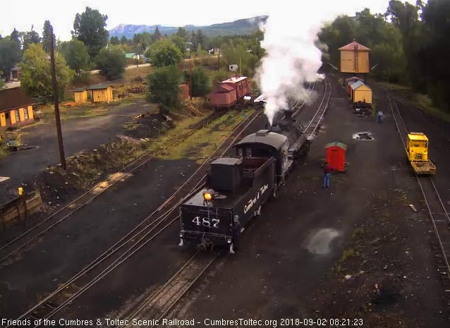 2018-09-02 The hostlers back the 487 toward the coal dock lead.jpg