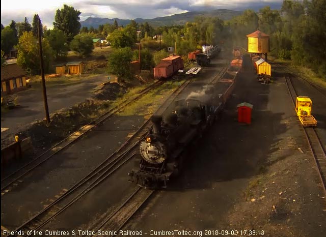 2018-09-03 The 488 is up to the tipple as the entire train is now in the yard.jpg