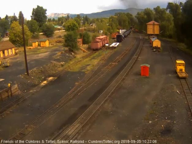 2018-09-05 The last cars are rounding the curve as the train turns east.jpg