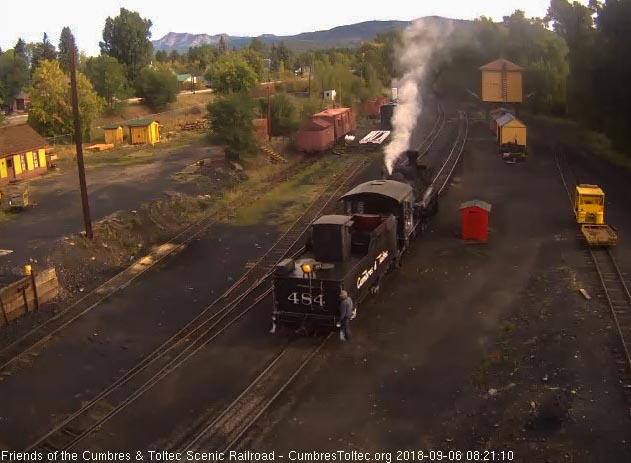 2018-09-06 The hostlers back the 484 toward the coal dock lead.jpg