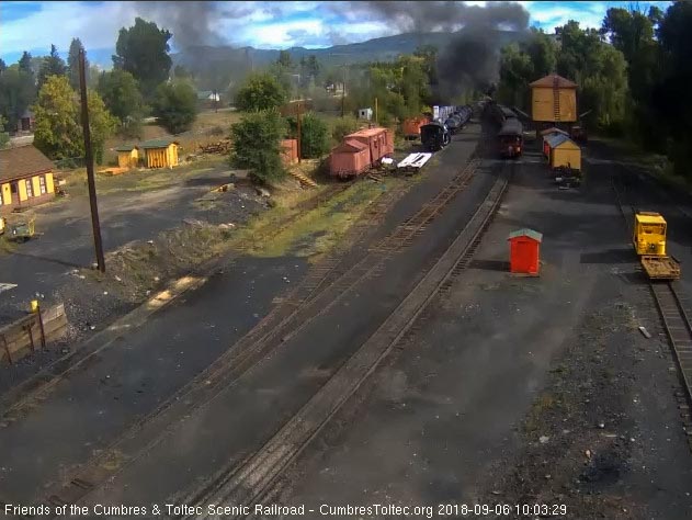 2018-09-06 The parlor is by the tanks as 484 clears the yard.jpg