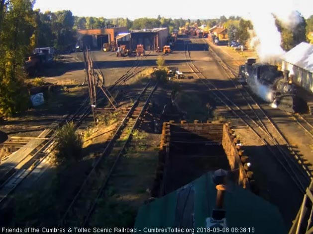 2018-09-08 The 487 pulls by the woodshop as it heads for coal.jpg