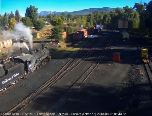 2018-09-08 The hostlers load coal into the 487's bunker.jpg